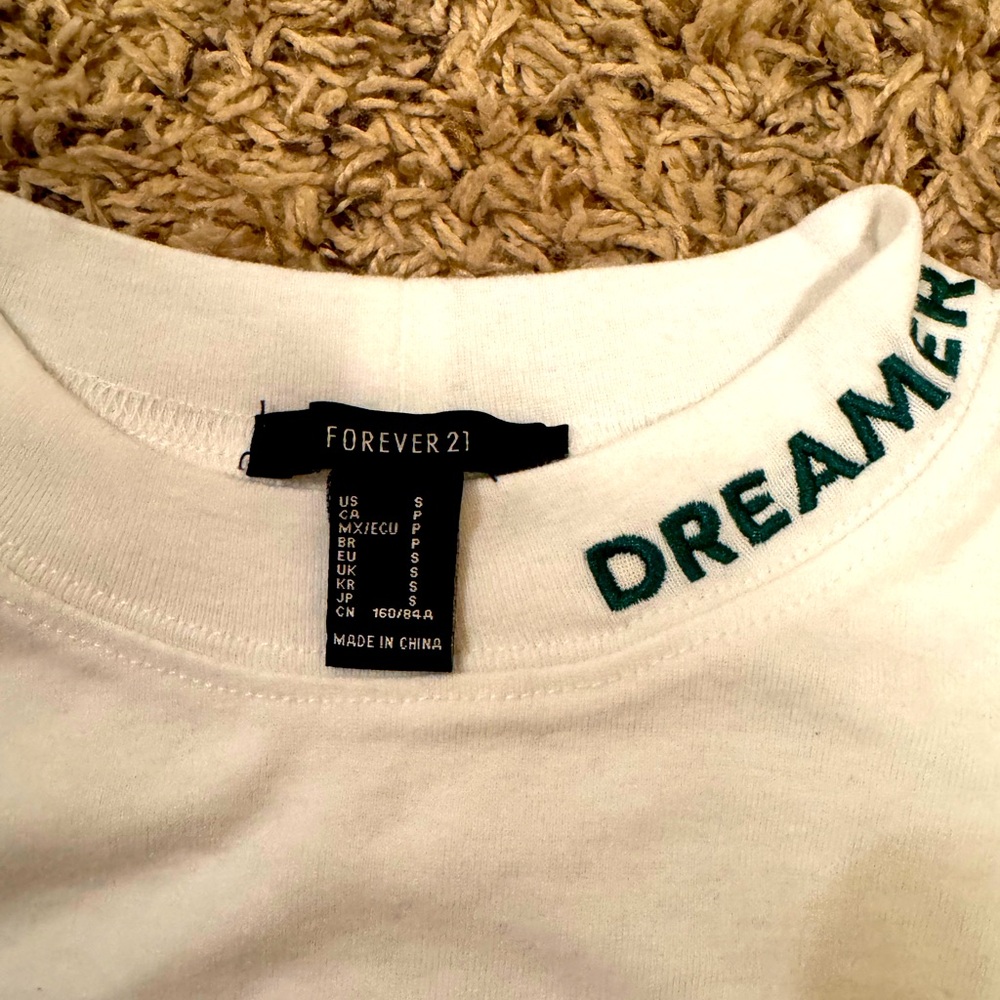 Forever 21 cropped shirt dreamer on collar